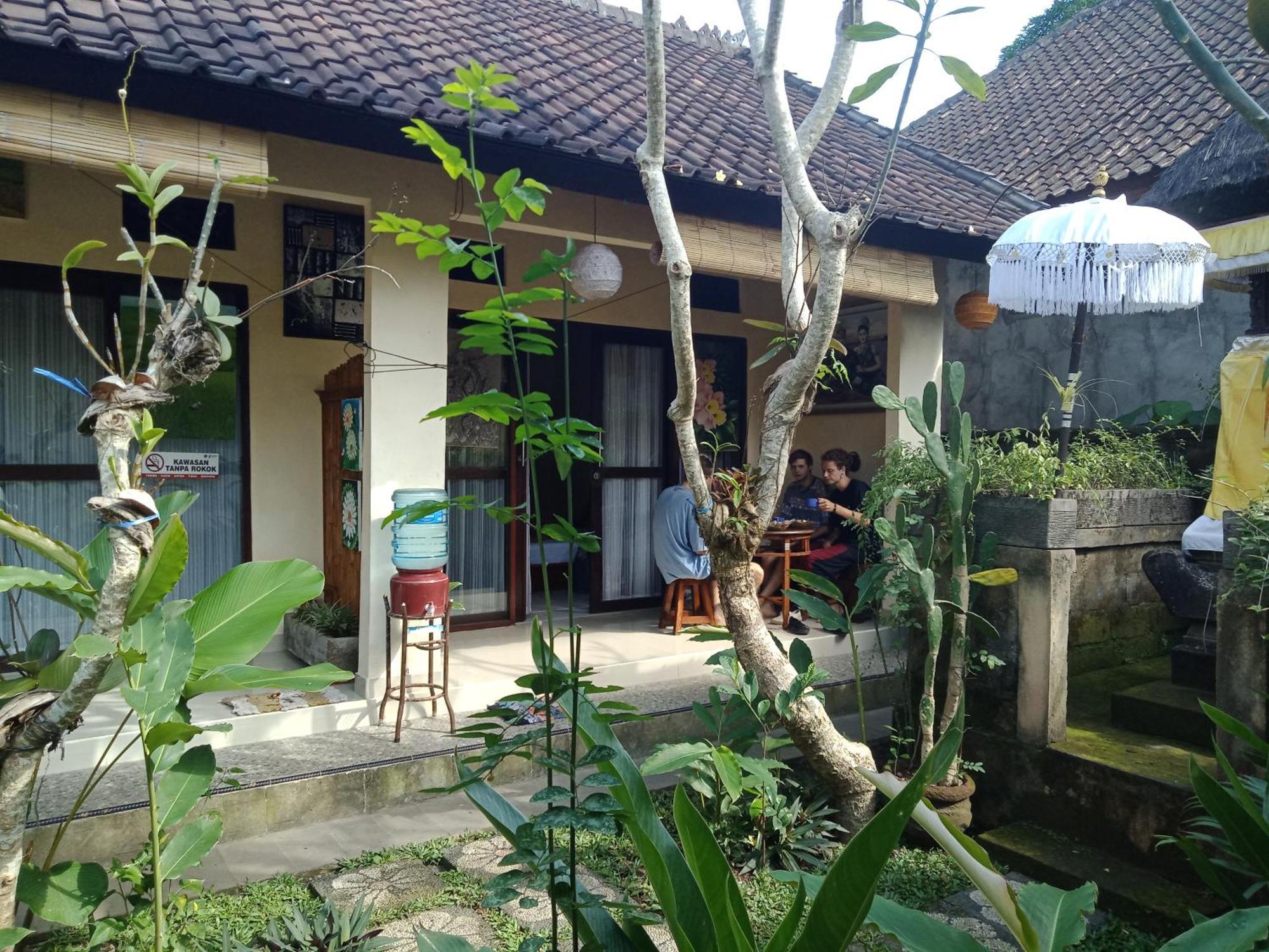 Lionk Bali House Bed & Breakfast Ubud  Exterior photo